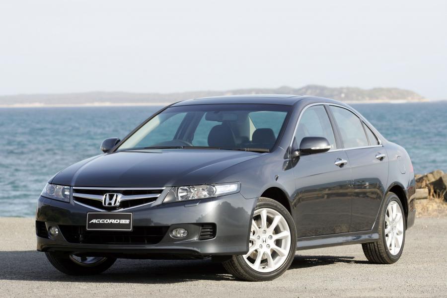  Honda Accord Euro 2005 года  (AU) (фото 2 из 2)
